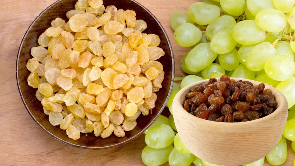 what are the benefits of eating raisins daily